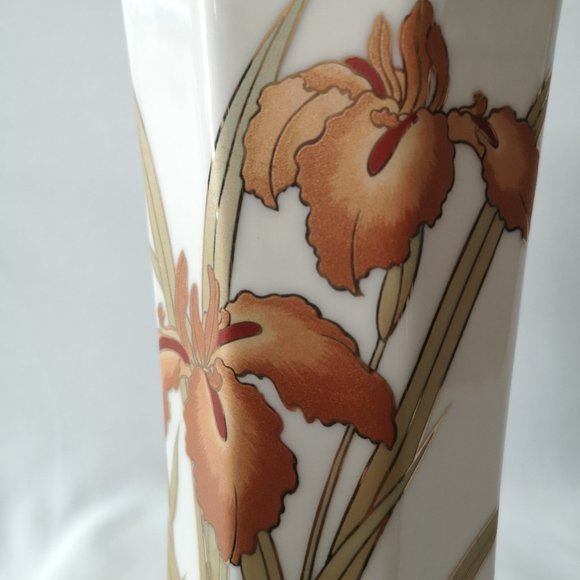 Gorgeous Vintage Hand-painted Vase with Floral Design w Copper, Gold Trim, Green - Picture 2 of 6